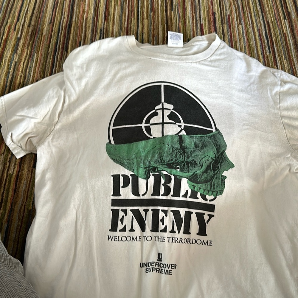 Men’s supreme/public enemy tee